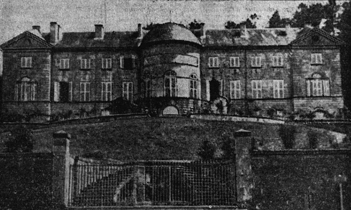 Photographie du château d'Escoire, parue dans la presse